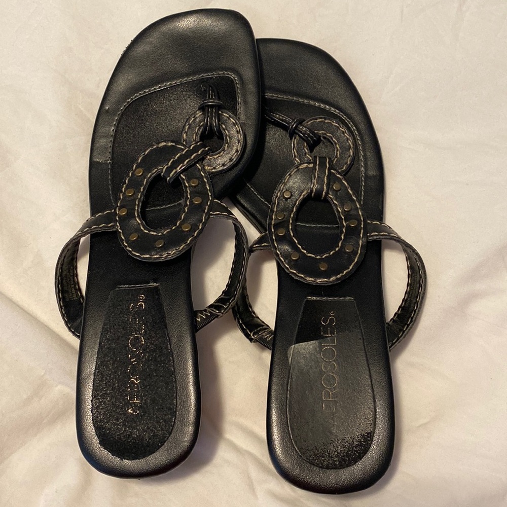 Super cute black sandals